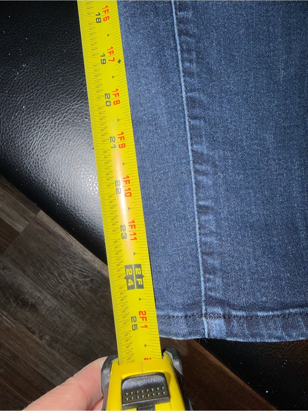 Democracy Women's Skinny Jeans in Dark Blue - Picture 6 of 6
